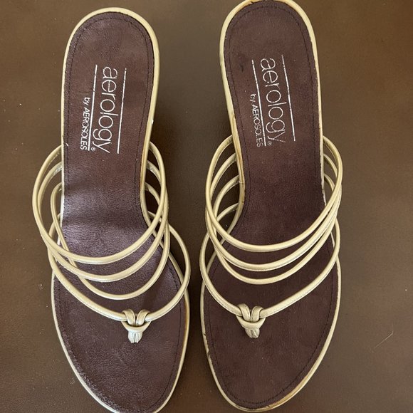 Aerology Strappy Gold Leather Mid Heel Sandals - Size 7.5 - Picture 3 of 6